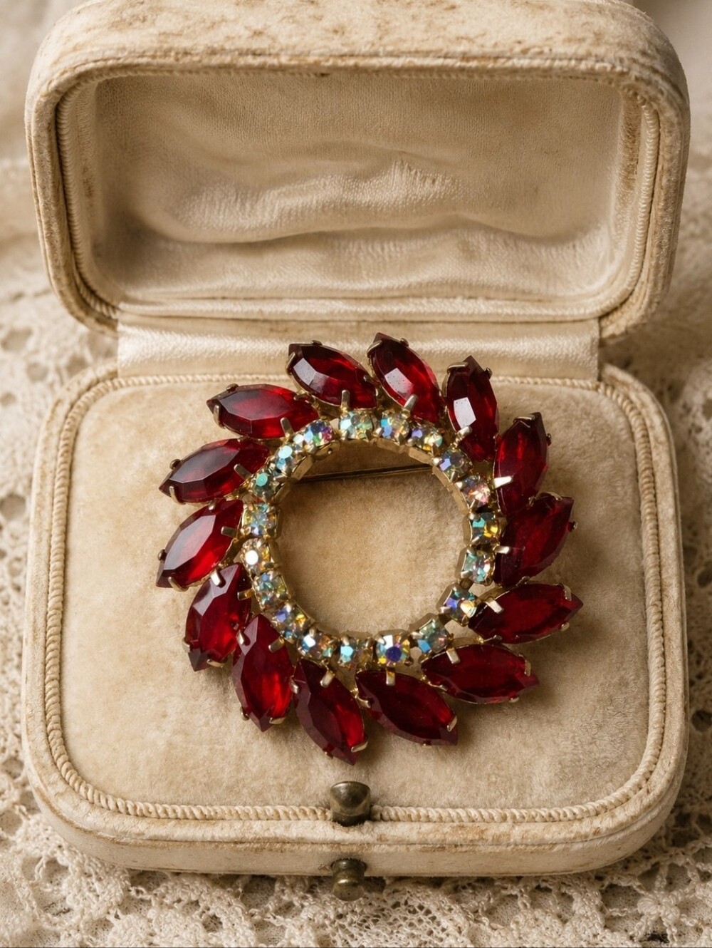 D&E D and E Unsigned Round Red Open Back Aurora Borealis Clear Stones Brooch EUC